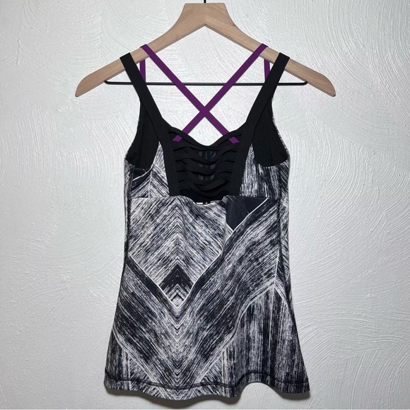 Lululemon Hot To Street Tank in Heat Wave White Black / Black / Regal Plum - Picture 4 of 7